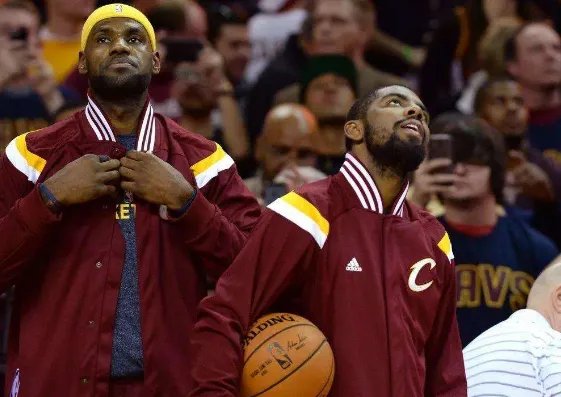 欧文再次取关詹姆斯引球迷关注，他们二人关系破裂了吗？