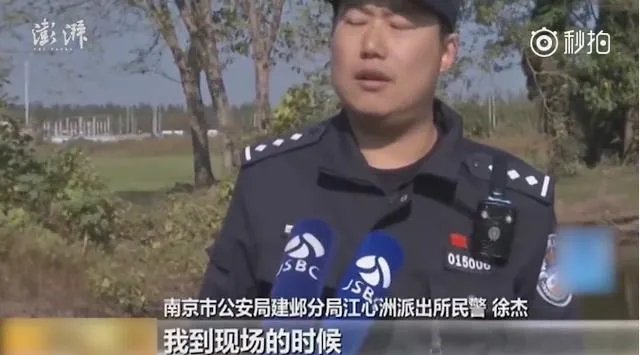 南京女司机开车玩手机，百万玛莎拉蒂进水塘报废，你怎么看？