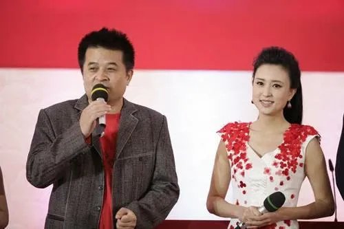 《我要上春晚》第二期官宣张蕾主持，第一期收视率大爆为何要换掉谢娜？