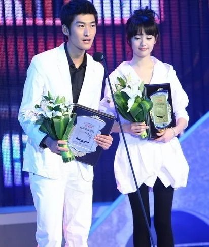 2010秋季电视剧盛典完美落幕 张翰郑爽获封最佳荧屏情侣