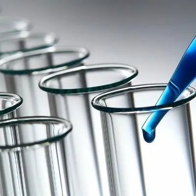 塑料杯子喝热水有害吗