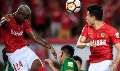 帽子戏法是一个运动员进了3个球，那么“再次上演帽子戏法”又是什么意思？