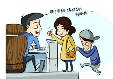 乘客联手制服小偷 见义勇为被点赞