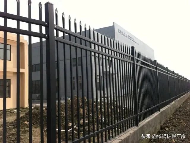 锌钢护栏多少钱一米价？