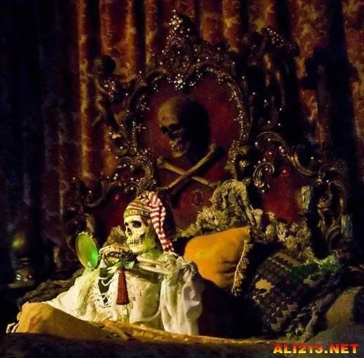 鬼屋里真有死人？美国迪士尼乐园不为人知的10个秘密