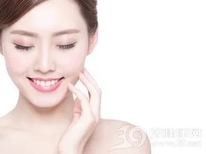 胸大的女生如何选择运动内衣 掌握三个小技巧