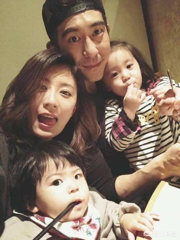 贾静雯和修杰楷相爱多年，你怎么看待他们如今才办婚礼？