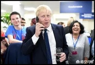 英国首相约翰逊为了拉票天不亮就亲自去给选民送牛奶，你怎么看？