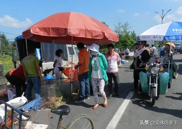 民警、公务员、辅警、教师可以摆地摊吗？ 算不算违规？