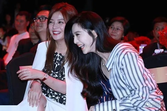 如何看待赵薇和范冰冰之间的真实关系？