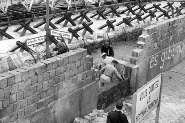 德国统一之前，东德与西德的经济状况差距很大吗？