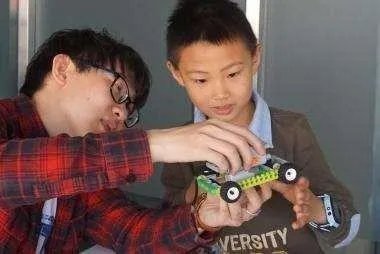 想开一家乐高机器人培训中心，加盟好还是自己开