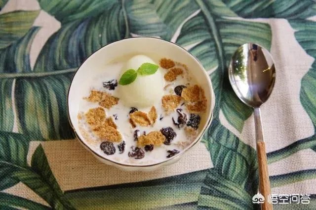 浙江义乌的80后辣妈，为孩子做百变早餐成网红，你怎么看？