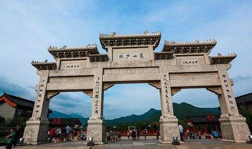 释小龙跟释行宇哪个辈分大？