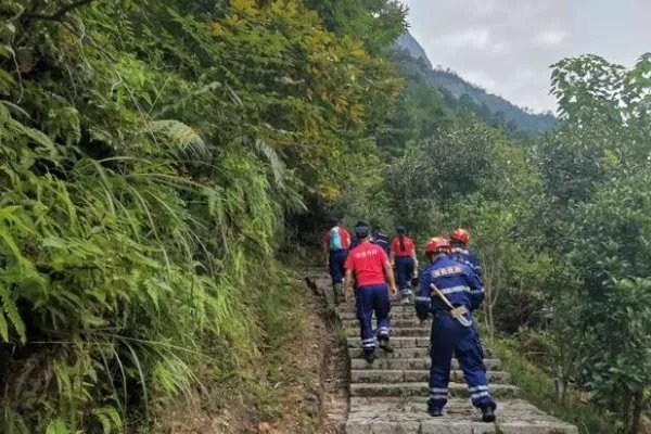 女游客景区失踪，遗体被发现，为什么报案的是民宿老板？