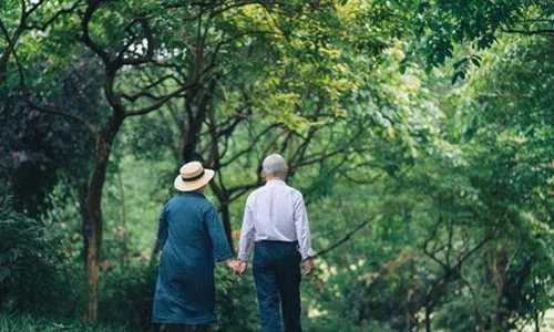 28对金婚老人集体补办婚礼是怎么回事？