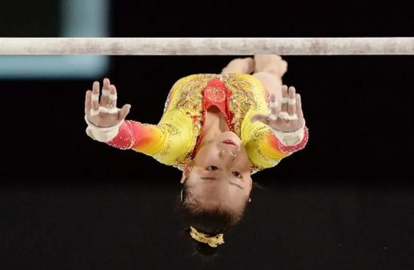 体操世锦赛范忆琳高低杠卫冕了吗？