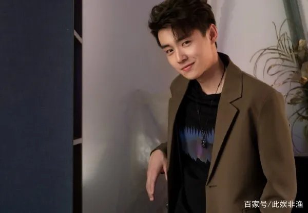 《余生请多指教》定档，官方不断发放物料，话题不断，发生了什么？