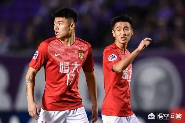 恒大双锋落选！国足客战菲律宾23人大名单新出炉：仅剩下三位前锋，你怎么看？