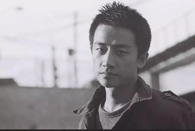 黄轩拍了很多大导演的电影为什么粉丝量还是那么少？