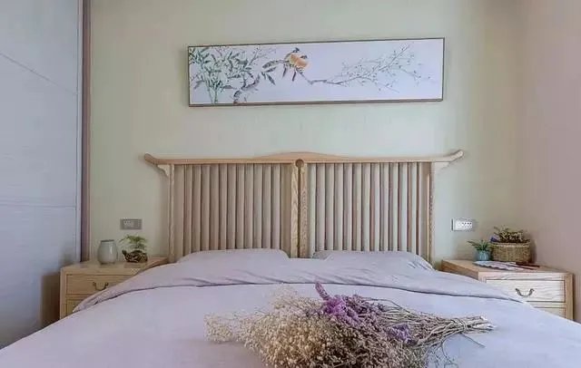 180㎡带庭院的中式原木风,客厅背景墙太美了!