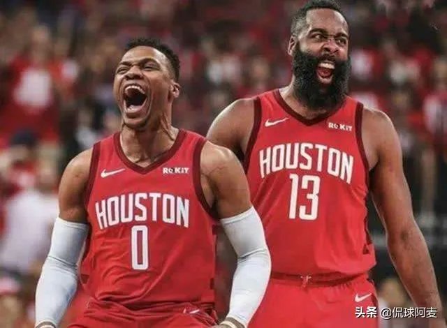 记者：与哈登怎么分配球权？威少：我不接触球也能影响比赛，大家怎么看？