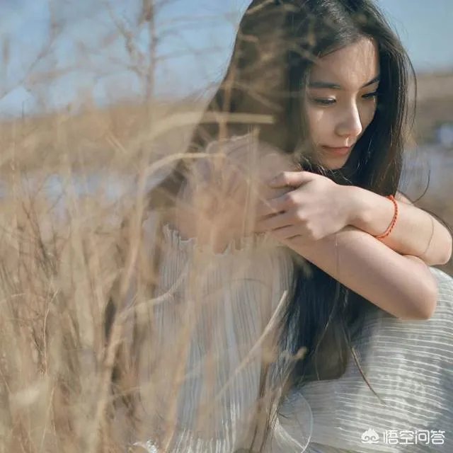 明明是她先闯进我的世界，为何最后心痛的是我？