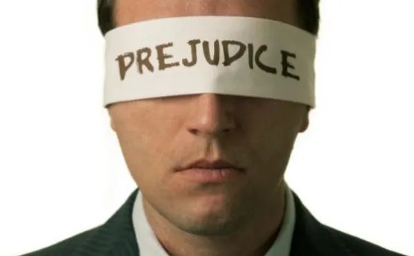 偏见的英文单词是什么？