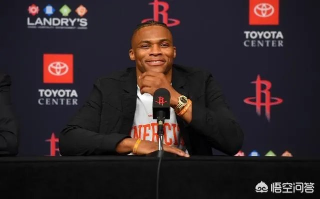 记者：与哈登怎么分配球权？威少：我不接触球也能影响比赛，大家怎么看？