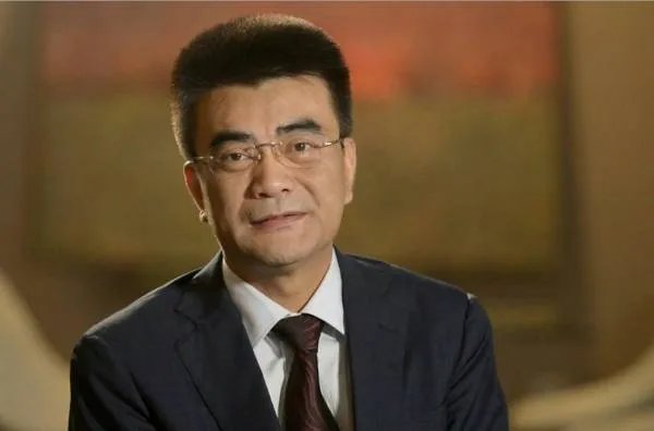 阳光保险的董事长是张维功么？