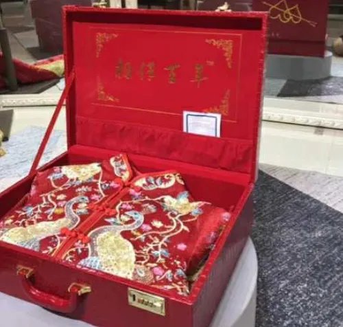 结婚压箱底要放内衣吗 结婚压箱衣服忌讳什么颜色吗