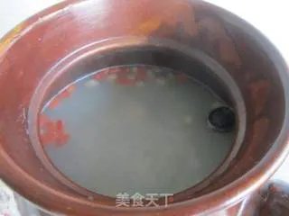 黄豆花生炖猪蹄