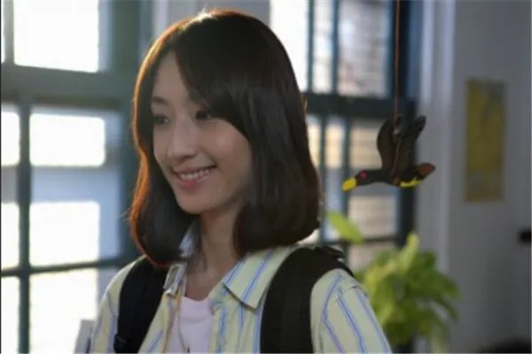 柯佳嬿对身边的工作人员怎么样？