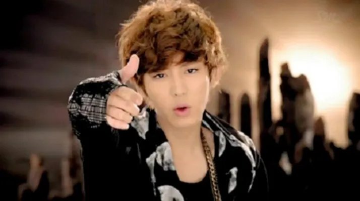 央视exo跨年演唱    张艺兴参加东方跨年