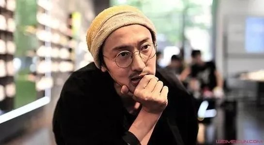 对于王传君回应王家卫的“我不喜欢”应该如何看待?