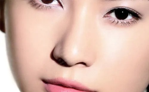 胶原蛋白隆鼻多少钱