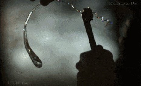 子弹都打不碎的“鲁珀特之泪”为何一捏尾部就碎了?