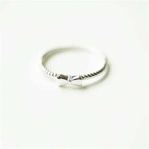 尾戒防小人的戴法有哪些 尾戒选择什么材质比较好