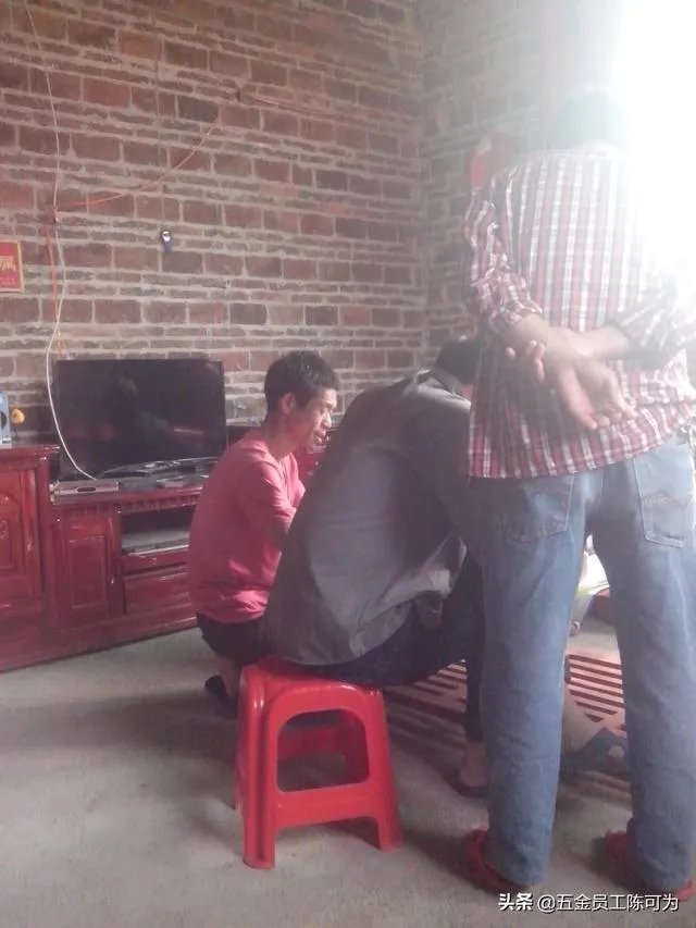 马上过年了，晒一张自己的全家福或者家庭照片和大家分享？