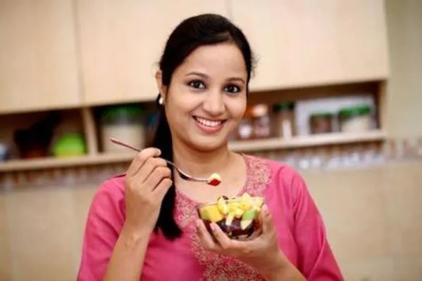 不想吃饭感觉恶心是怎么回事