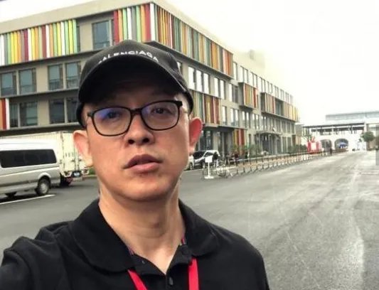 洪涛大赞王菲真性情时如何说？