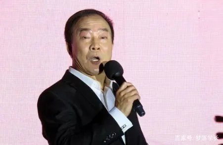 侯耀文已经离世13年，被戴志诚夺走的美女老婆，如今过的怎么样？