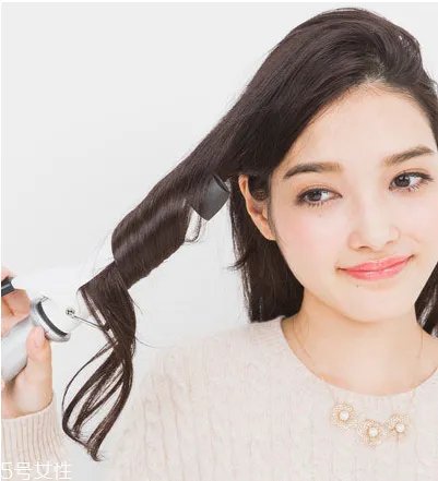 卷发扎什么发型好看 长卷发扎法教程