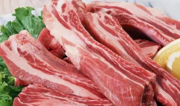 如何看待近日猪价降价这件事？