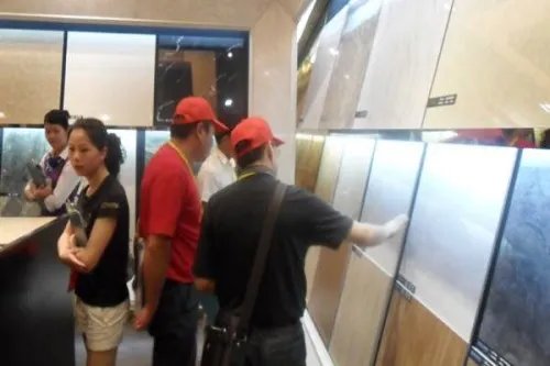 玻化瓷砖的优缺点有哪些 怎么鉴别玻化砖的品质