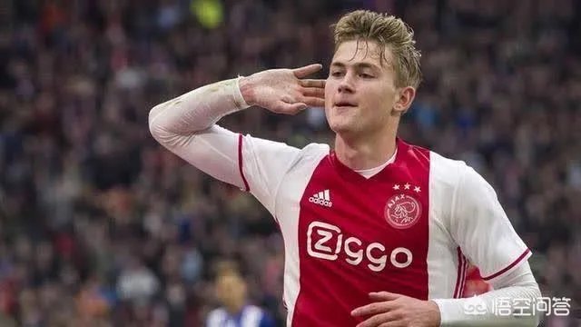 拉伊奥拉被国际足联禁令三个月，博格巴和德里赫特恐被迫留队，你怎么看？