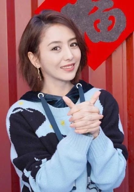 佟丽娅父亲被指直男癌，怒怼网友，你怎么看？