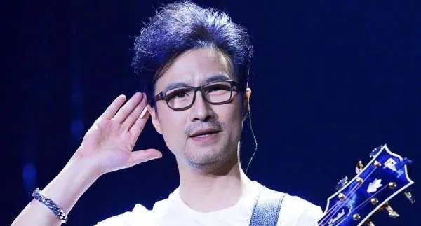 汪峰27次冲击头条失败，他为什么这么惨？