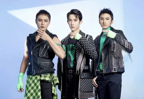 明道画烟熏妆被吐槽像中毒,你觉得呢?