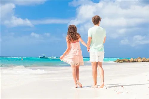 海边婚纱照图片赏析 海边唯美婚纱照怎么拍